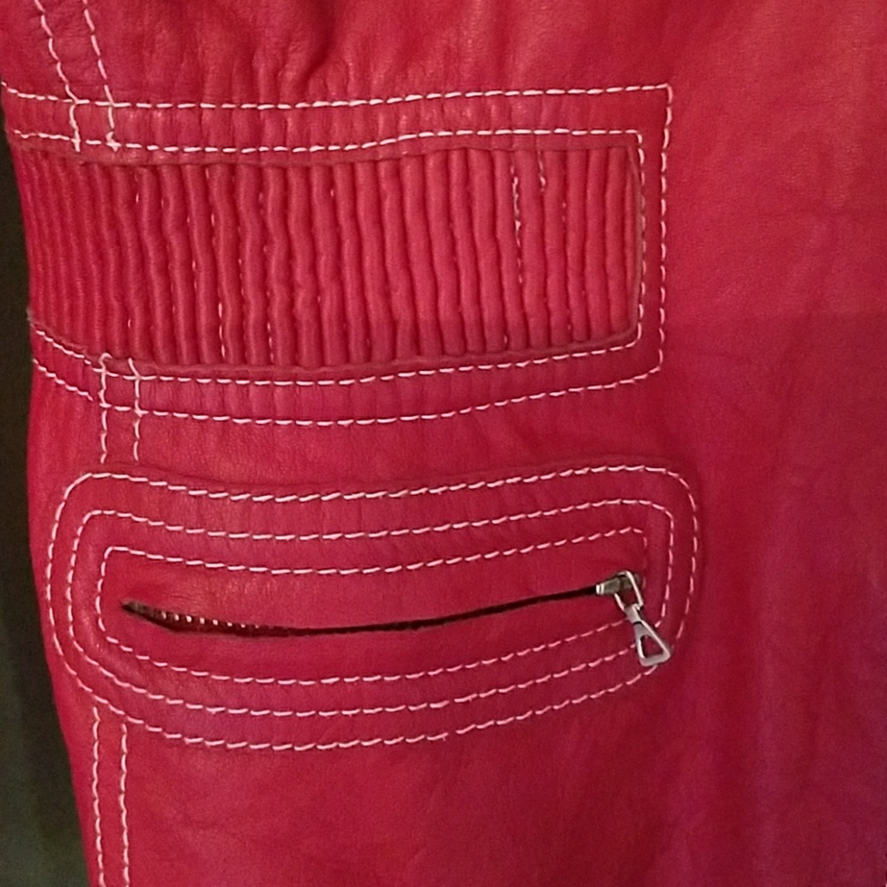 Jackets - Picture 4 of 4